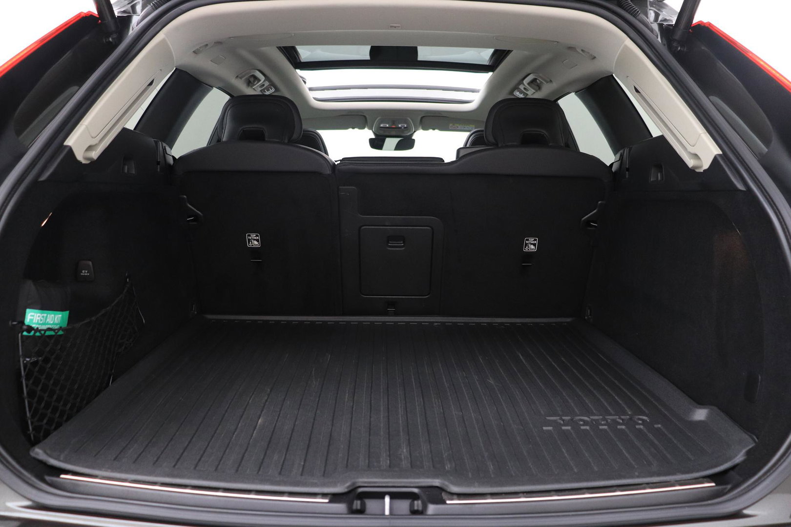Volvo XC60 T6 Plug-in hybrid AWD Inscription | Long Range | Harman/Kardon | Panoramadak | Camera | Keyless | Memory | 19 Inch