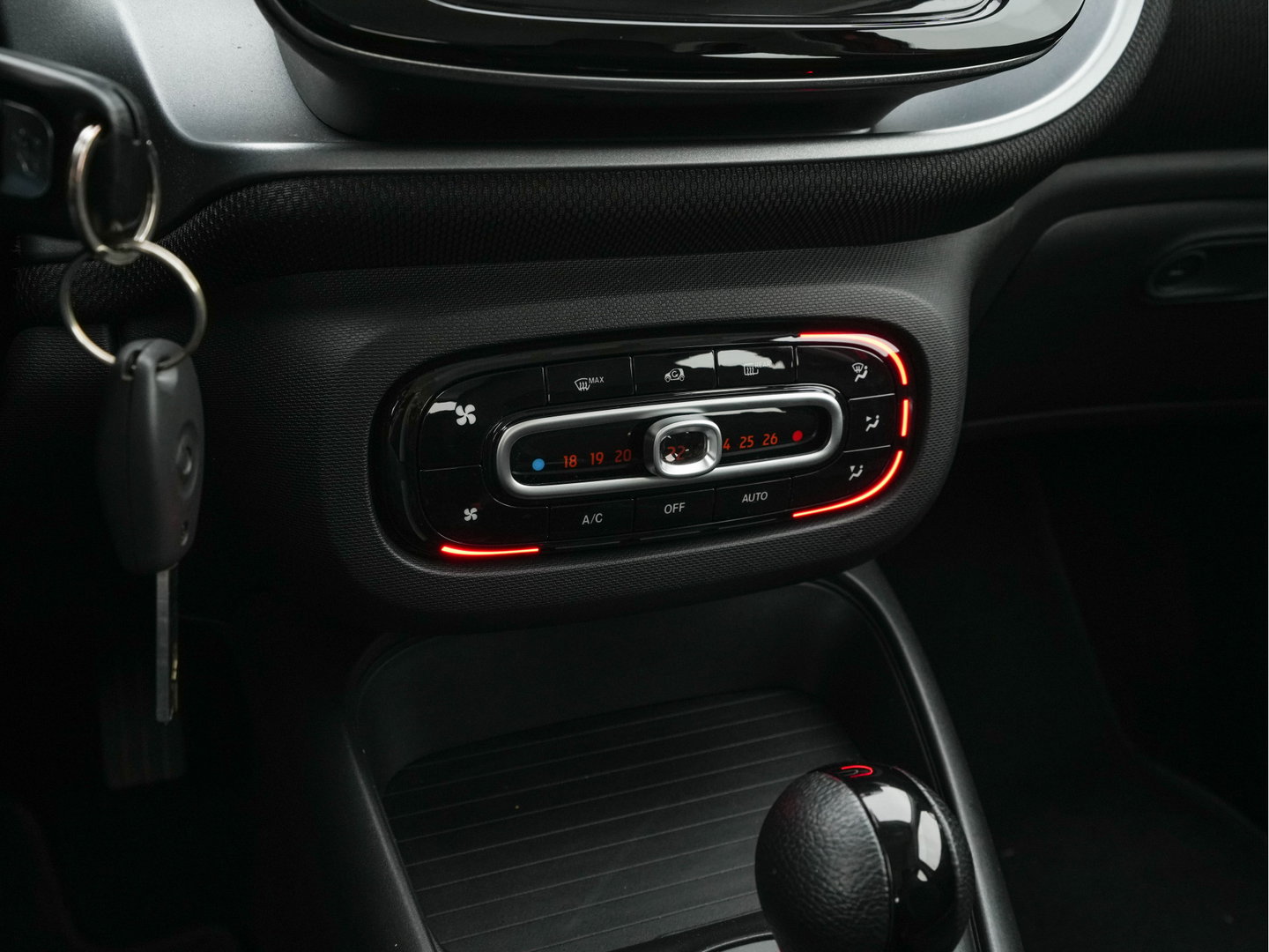 Smart Forfour EQ Passion 18 kWh {SoH-95%} Aut.*FACE-LIFT | LED-LIGHTS | HEATED-COMFORTSEATS | CRUISE | ECC | DAB | SMART-AUDIO | COOL/AUDIO-PACK | 15"ALU*