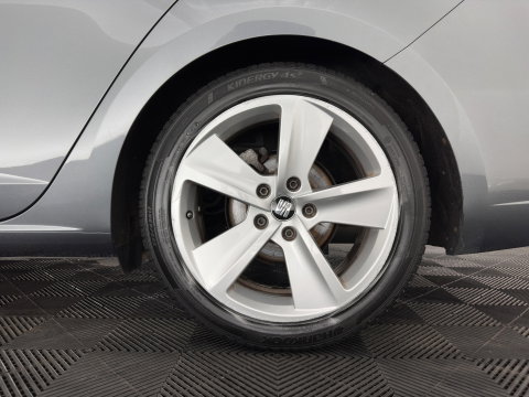 SEAT Leon ST 1.4 EcoTSI FR Connect (INCL.BTW) *LEATHER-FABRIC | FULL-LED | NAVI-FULLMAP | SPORT-SEATS | CAMERA | PRIVACY-GLASS | ECC | PDC | CRUISE | 17''ALU*