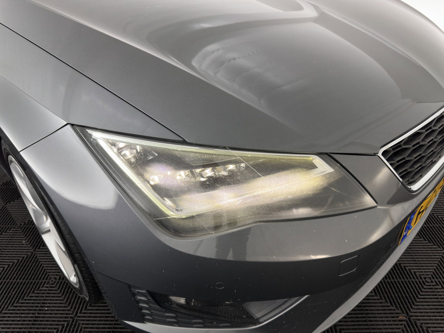 SEAT Leon ST 1.4 EcoTSI FR Connect (INCL.BTW) *LEATHER-FABRIC | FULL-LED | NAVI-FULLMAP | SPORT-SEATS | CAMERA | PRIVACY-GLASS | ECC | PDC | CRUISE | 17''ALU*
