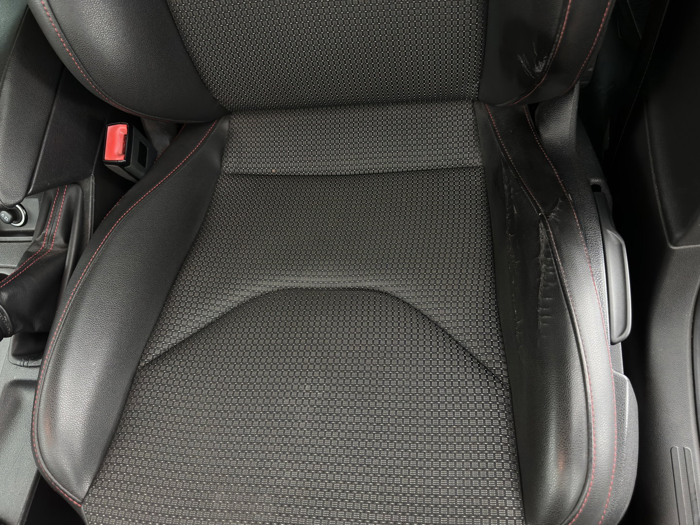 SEAT Leon ST 1.4 EcoTSI FR Connect (INCL.BTW) *LEATHER-FABRIC | FULL-LED | NAVI-FULLMAP | SPORT-SEATS | CAMERA | PRIVACY-GLASS | ECC | PDC | CRUISE | 17''ALU*
