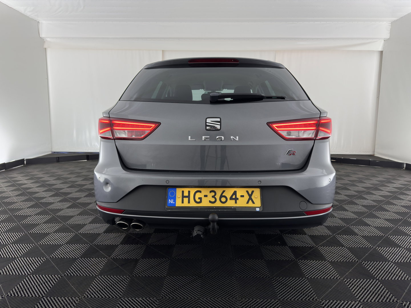 SEAT Leon ST 1.4 EcoTSI FR Connect (INCL.BTW) *LEATHER-FABRIC | FULL-LED | NAVI-FULLMAP | SPORT-SEATS | CAMERA | PRIVACY-GLASS | ECC | PDC | CRUISE | 17''ALU*