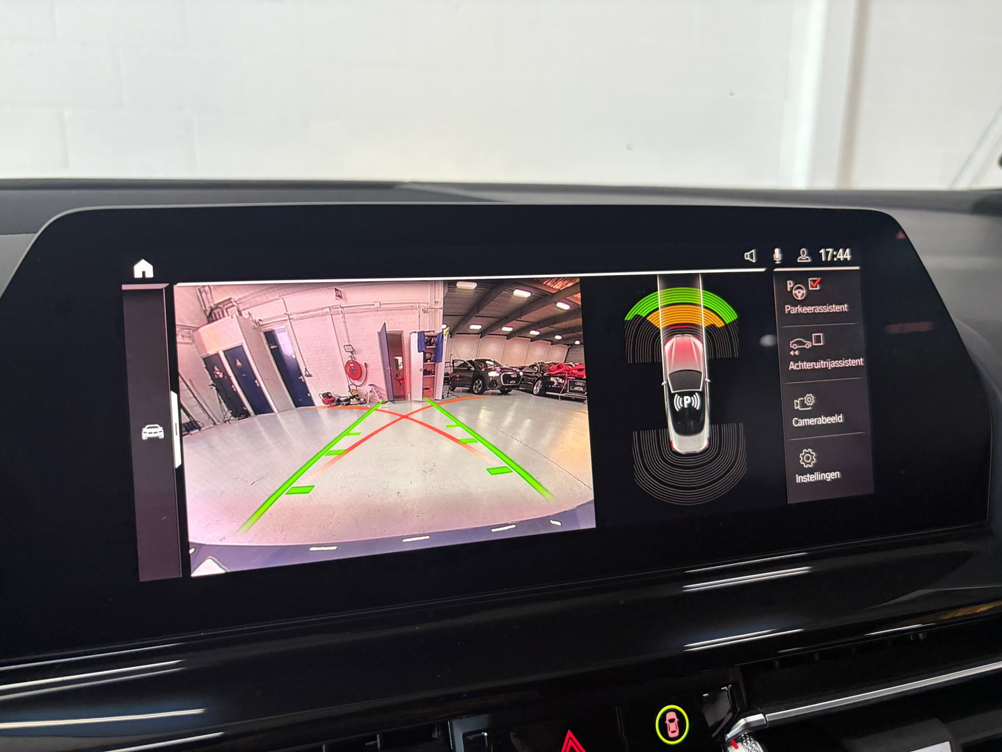 BMW 8 Serie 840i High Executive*Stoelverwarming*Memory*Camera*H&K*