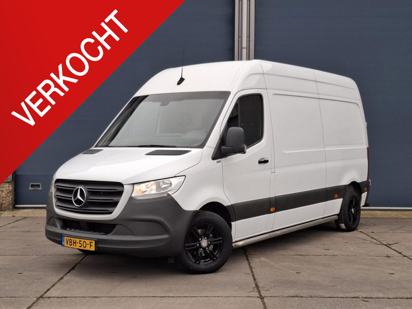 Mercedes-Benz Sprinter 211 2.2 CDI L2H2 AUTOMAAT / TREKHAAK / NAVI / EURO 6 / CARPLAY