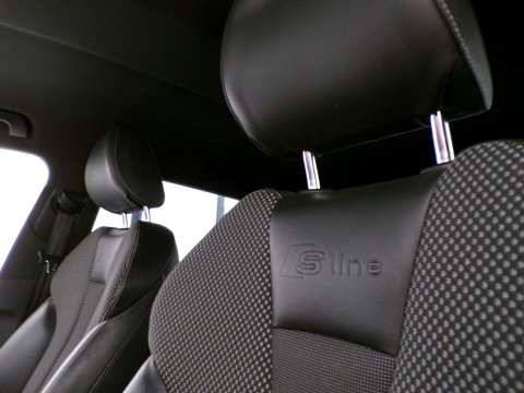 Audi A3 Sportback 1.4 TFSI S-Line "Origineel NL!" Stoelverwarming 2x S-line Xenon-LED 18"Velgen Parkeersensoren Sport-stoelen
