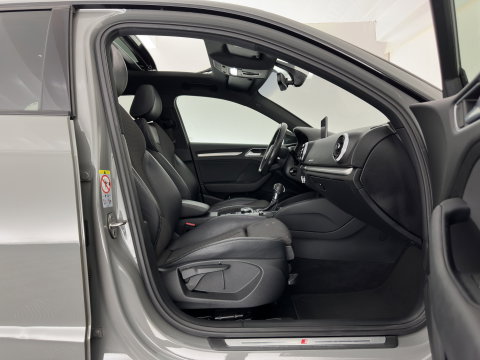 Audi A3 Sportback 35 TFSI S edition Aut. *PANO | LEATHER-FABRIC | DIGI-COCKPIT | NAVI-FULLMAP | HEATED-SPORTSEATS | PRIVACY-GLASS | ECC | PDC | CRUISE | 18''ALU*
