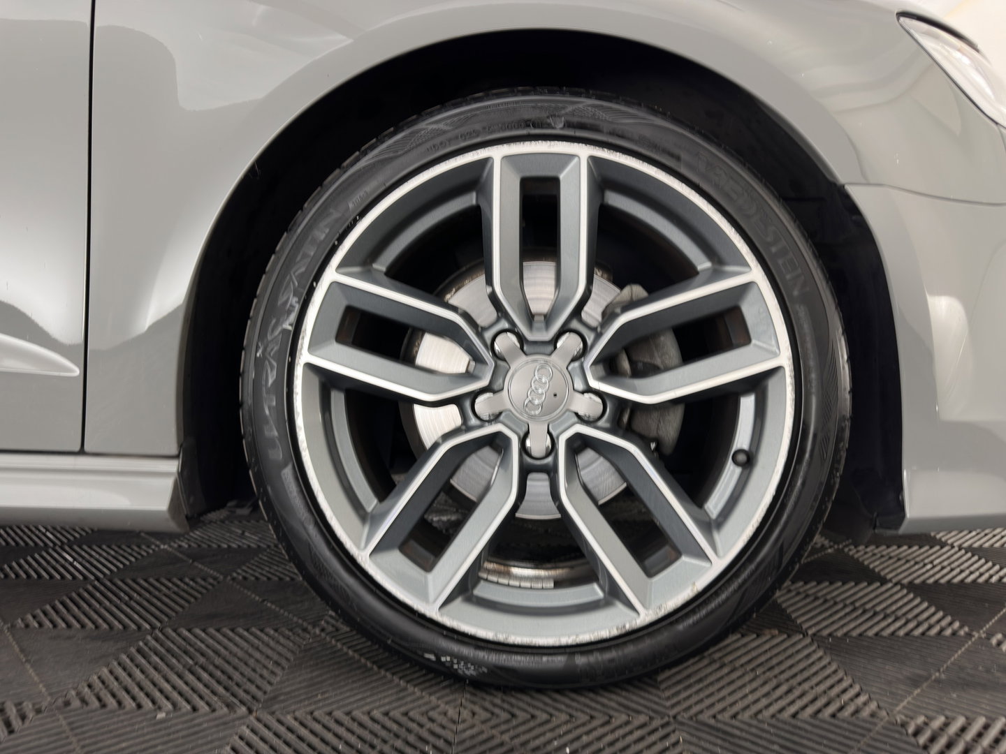 Audi A3 Sportback 35 TFSI S edition Aut. *PANO | LEATHER-FABRIC | DIGI-COCKPIT | NAVI-FULLMAP | HEATED-SPORTSEATS | PRIVACY-GLASS | ECC | PDC | CRUISE | 18''ALU*