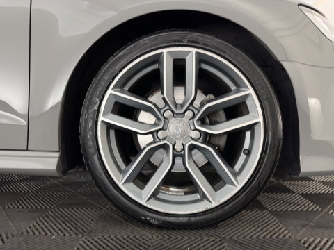 Audi A3 Sportback 35 TFSI S edition Aut. *PANO | LEATHER-FABRIC | DIGI-COCKPIT | NAVI-FULLMAP | HEATED-SPORTSEATS | PRIVACY-GLASS | ECC | PDC | CRUISE | 18''ALU*