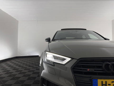 Audi A3 Sportback 35 TFSI S edition Aut. *PANO | LEATHER-FABRIC | DIGI-COCKPIT | NAVI-FULLMAP | HEATED-SPORTSEATS | PRIVACY-GLASS | ECC | PDC | CRUISE | 18''ALU*