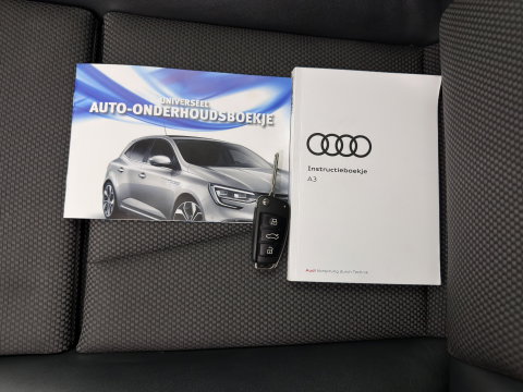 Audi A3 Sportback 35 TFSI S edition Aut. *PANO | LEATHER-FABRIC | DIGI-COCKPIT | NAVI-FULLMAP | HEATED-SPORTSEATS | PRIVACY-GLASS | ECC | PDC | CRUISE | 18''ALU*