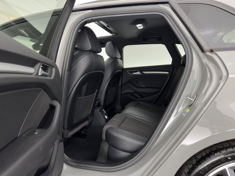 Audi A3 Sportback 35 TFSI S edition Aut. *PANO | LEATHER-FABRIC | DIGI-COCKPIT | NAVI-FULLMAP | HEATED-SPORTSEATS | PRIVACY-GLASS | ECC | PDC | CRUISE | 18''ALU*