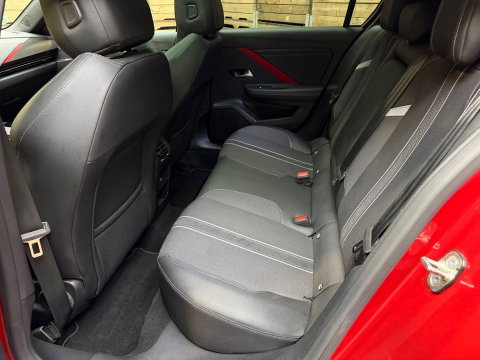 Opel Astra 1.6 Hybrid Edition Pano HUD 360 Clima Navi Carplay Trekhaak 18"LM