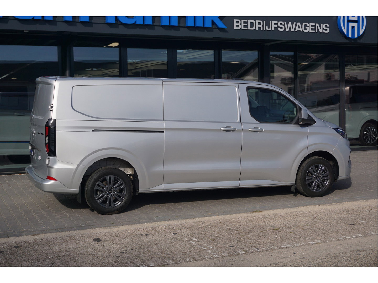 Ford Transit Custom 320L 170PK Limited AUT BPM VRIJ!! Navi, Cam, Adap. Cruise, 17" LM, LED!! NR. 335.