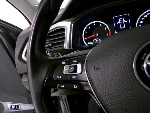 Volkswagen T-Roc 1.5 TSI Sport "1e eigenaar" Stoelverwarming Apple-Carplay Parkeersensoren Adaptive-cruise "1 jaar Bovag garantie"