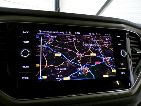 Volkswagen T-Roc 1.5 TSI Sport "1e eigenaar" Stoelverwarming Apple-Carplay Parkeersensoren Adaptive-cruise "1 jaar Bovag garantie"