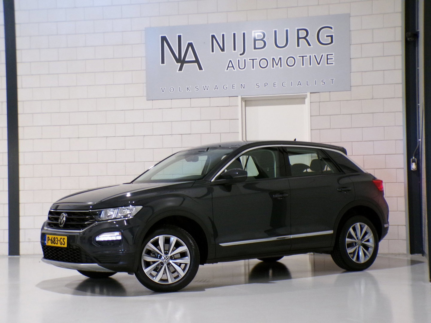 Volkswagen T-Roc 1.5 TSI Sport "1e eigenaar" Stoelverwarming Apple-Carplay Parkeersensoren Adaptive-cruise "1 jaar Bovag garantie"