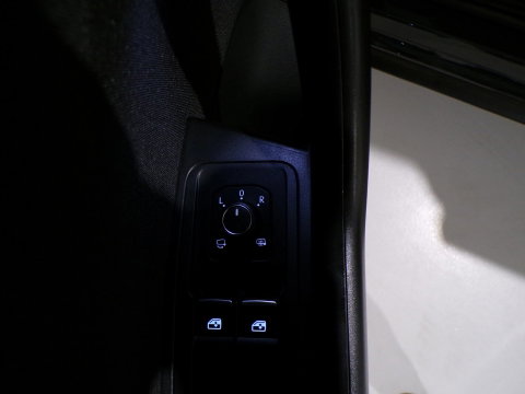 Volkswagen T-Roc 1.5 TSI Sport "1e eigenaar" Stoelverwarming Apple-Carplay Parkeersensoren Adaptive-cruise "1 jaar Bovag garantie"