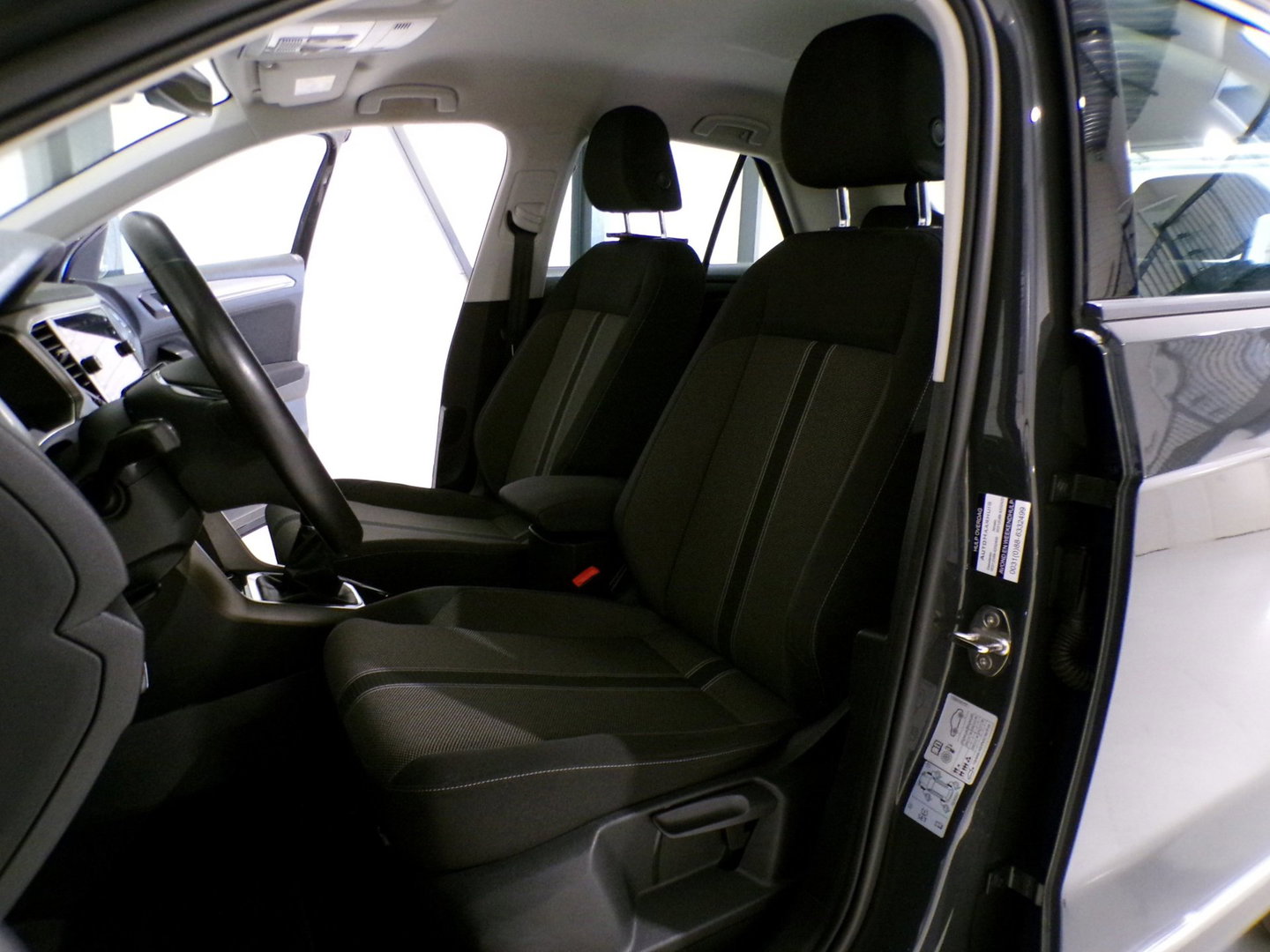 Volkswagen T-Roc 1.5 TSI Sport "1e eigenaar" Stoelverwarming Apple-Carplay Parkeersensoren Adaptive-cruise "1 jaar Bovag garantie"