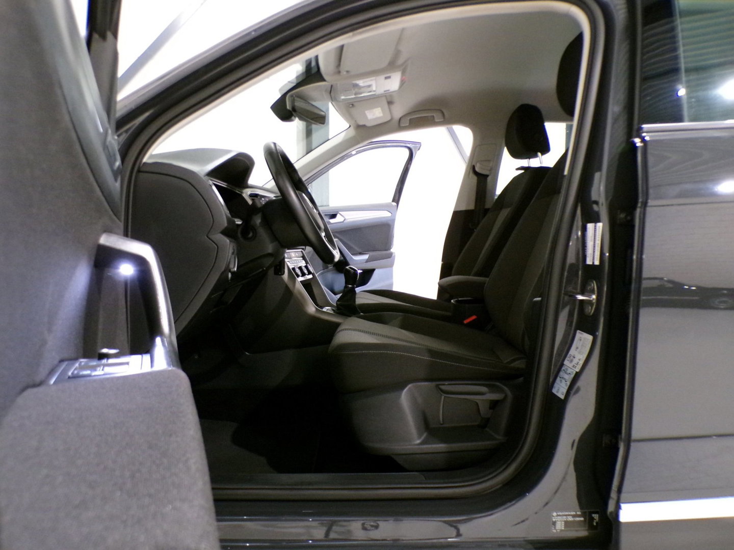 Volkswagen T-Roc 1.5 TSI Sport "1e eigenaar" Stoelverwarming Apple-Carplay Parkeersensoren Adaptive-cruise "1 jaar Bovag garantie"