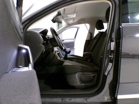 Volkswagen T-Roc 1.5 TSI Sport "1e eigenaar" Stoelverwarming Apple-Carplay Parkeersensoren Adaptive-cruise "1 jaar Bovag garantie"