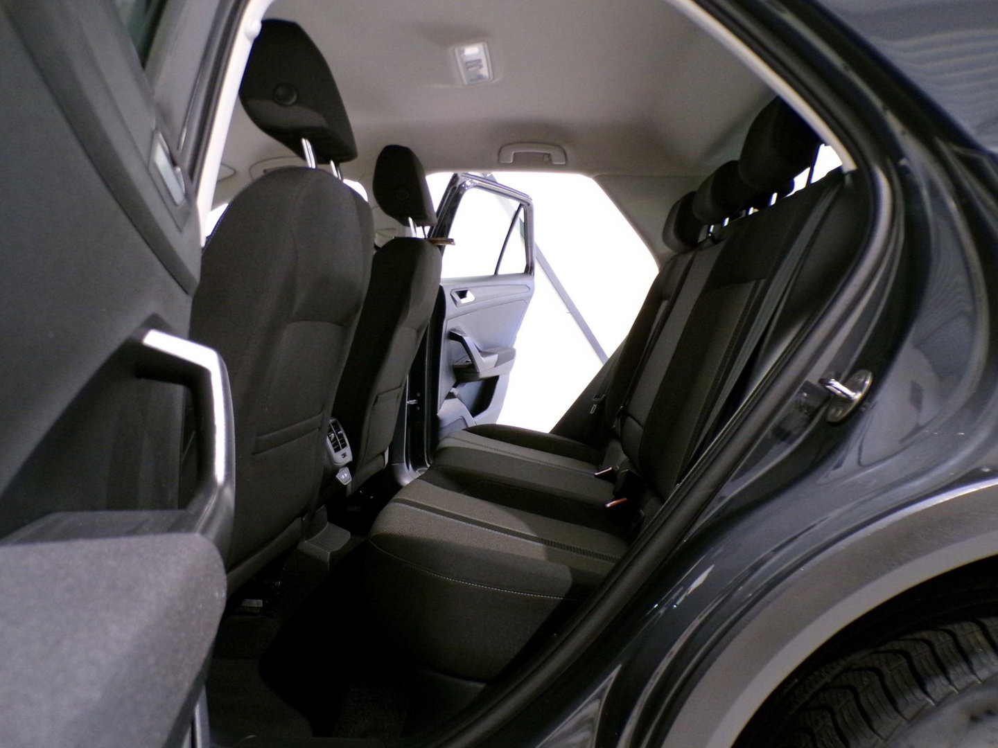 Volkswagen T-Roc 1.5 TSI Sport "1e eigenaar" Stoelverwarming Apple-Carplay Parkeersensoren Adaptive-cruise "1 jaar Bovag garantie"