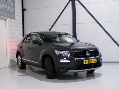 Volkswagen T-Roc 1.5 TSI Sport "1e eigenaar" Stoelverwarming Apple-Carplay Parkeersensoren Adaptive-cruise "1 jaar Bovag garantie"