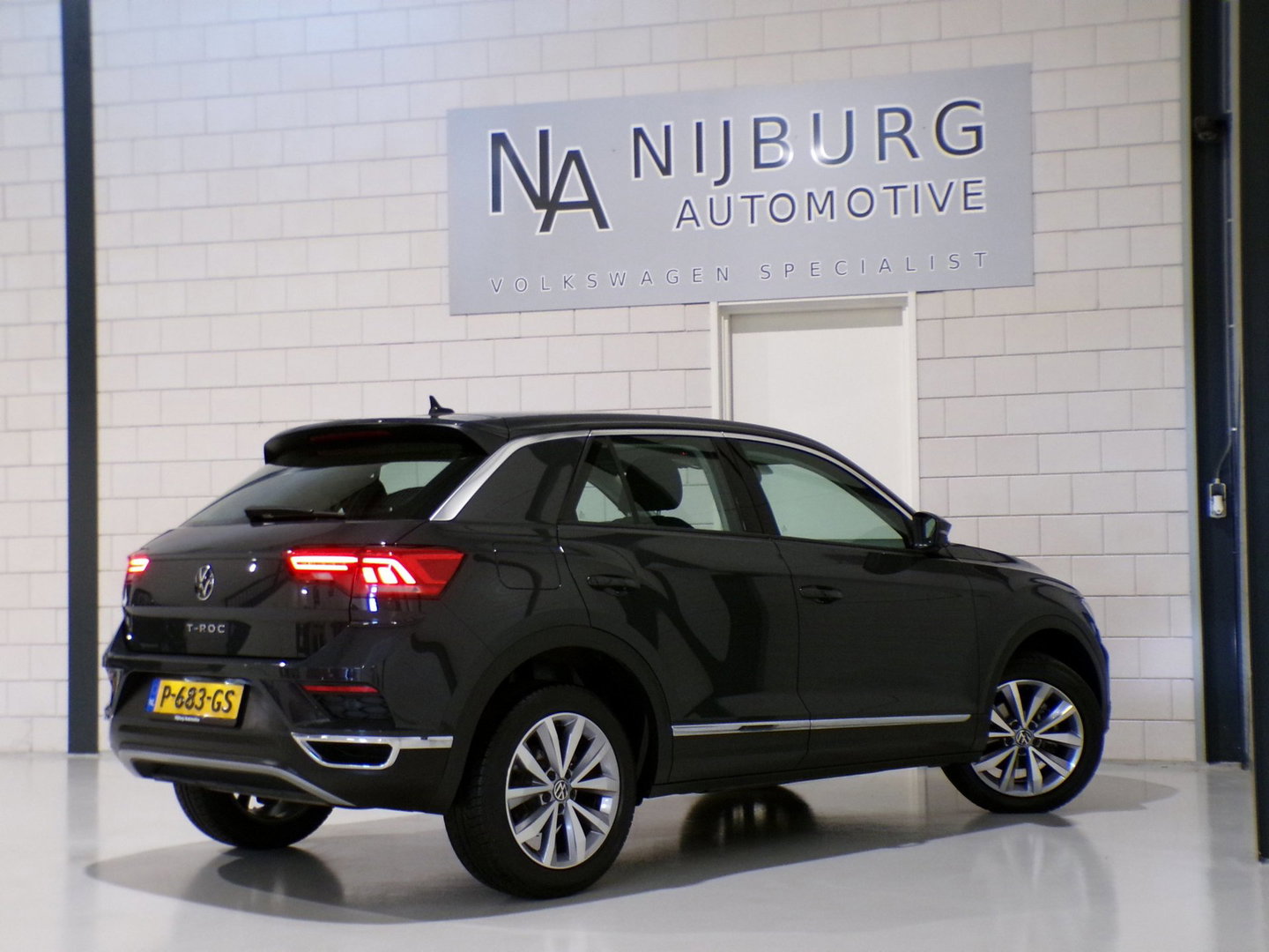 Volkswagen T-Roc 1.5 TSI Sport "1e eigenaar" Stoelverwarming Apple-Carplay Parkeersensoren Adaptive-cruise "1 jaar Bovag garantie"