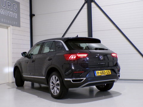 Volkswagen T-Roc 1.5 TSI Sport "1e eigenaar" Stoelverwarming Apple-Carplay Parkeersensoren Adaptive-cruise "1 jaar Bovag garantie"