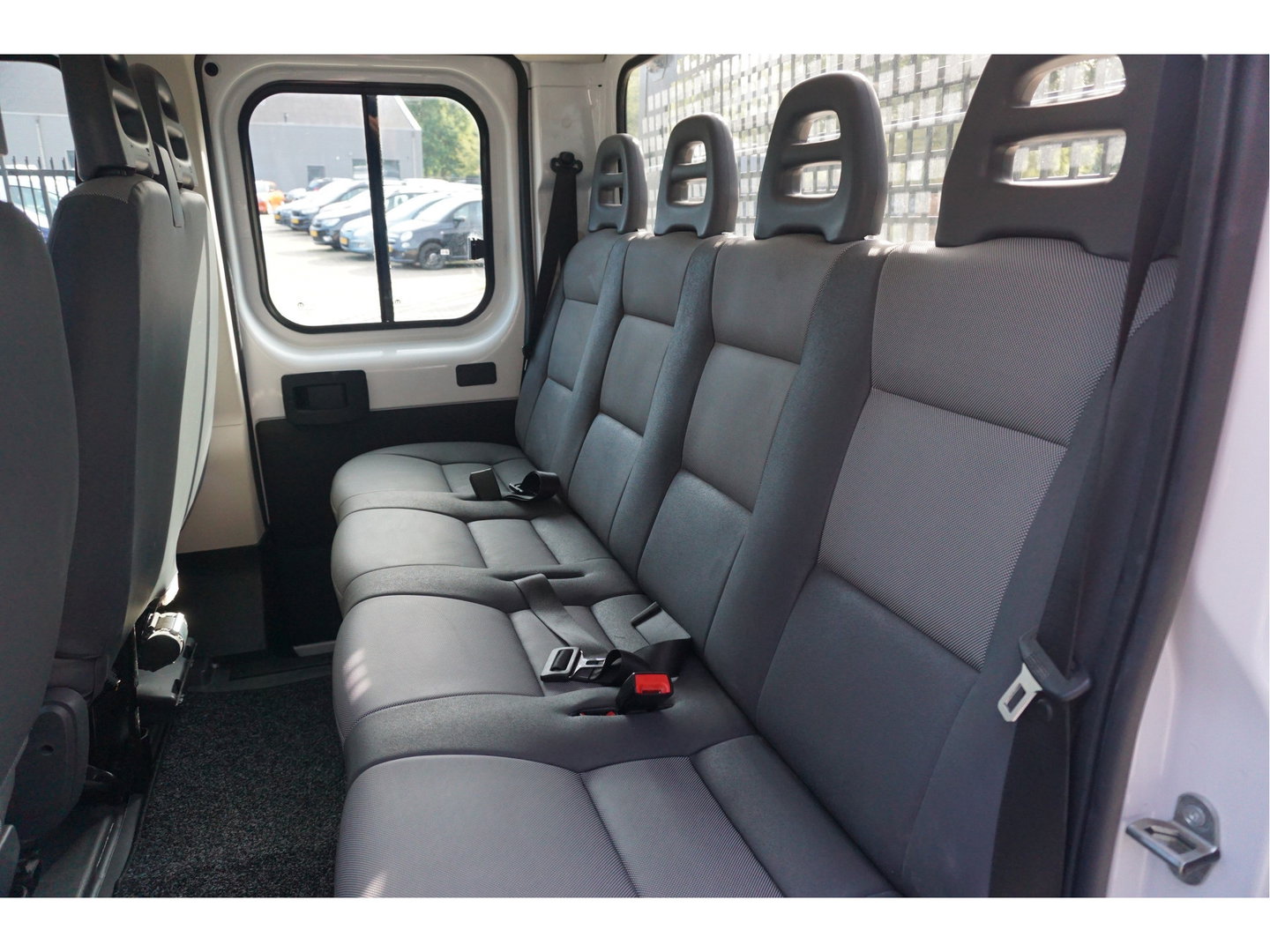 Fiat Ducato 35 Maxi DOKA 180PK Open Laadbak AUT 10" Scherm, Navi, Climate, Trekhaak, Standkachel! NR. D01*
