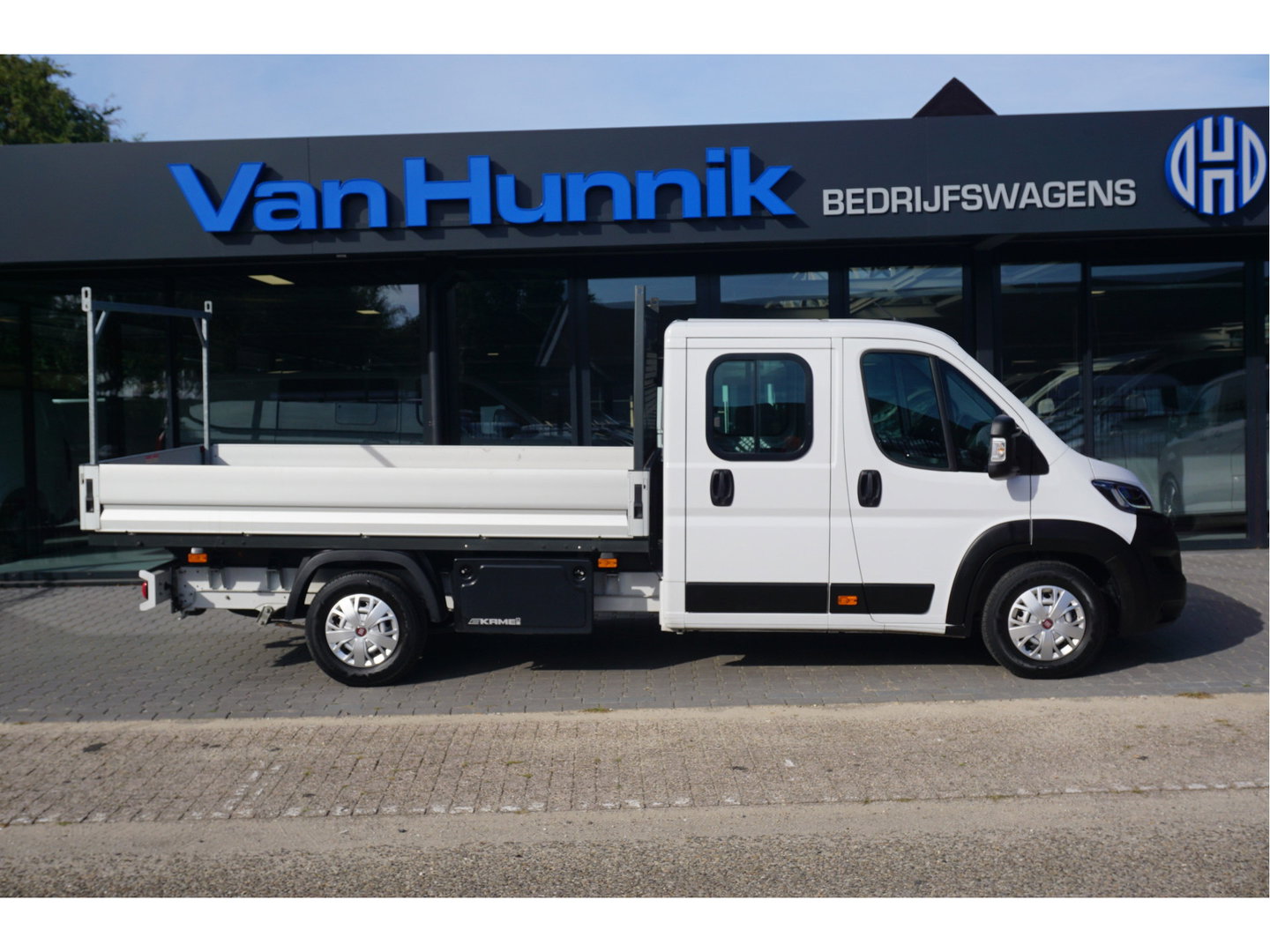 Fiat Ducato 35 Maxi DOKA 180PK Open Laadbak AUT 10" Scherm, Navi, Climate, Trekhaak, Standkachel! NR. D01*