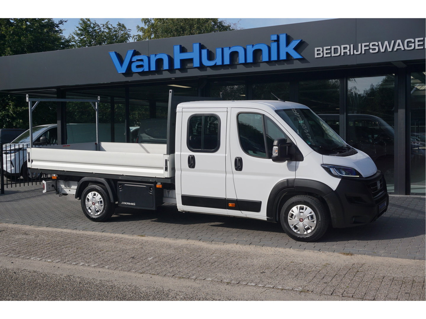 Fiat Ducato 35 Maxi DOKA 180PK Open Laadbak AUT 10" Scherm, Navi, Climate, Trekhaak, Standkachel! NR. D01*