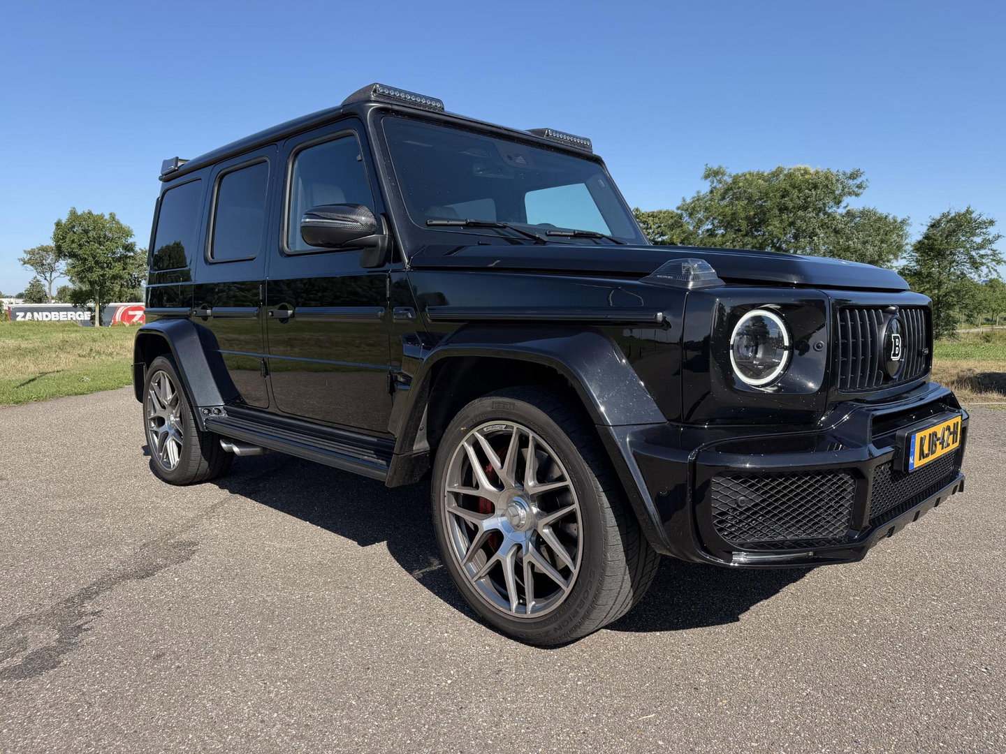Mercedes-Benz G-Klasse 63 Brabus widebody  700 Full Options
