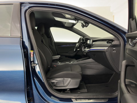 Škoda Octavia 1.0 e-TSI Sport Business   Aut. *FULL-LED | DIGI-COCKPIT | ADAPTIVE-CRUISE | COMFORT-SEATS | NAVI-FULLMAP | CARPLAY | SHIFT-PADDLES | ECC | PDC | 18''ALU | TOWBAR*