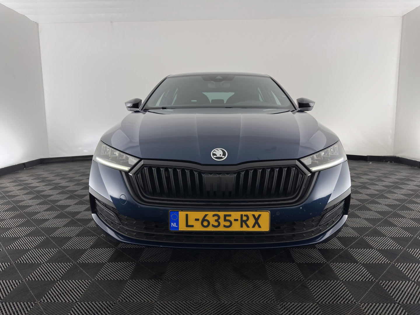 Škoda Octavia 1.0 e-TSI Sport Business   Aut. *FULL-LED | DIGI-COCKPIT | ADAPTIVE-CRUISE | COMFORT-SEATS | NAVI-FULLMAP | CARPLAY | SHIFT-PADDLES | ECC | PDC | 18''ALU | TOWBAR*