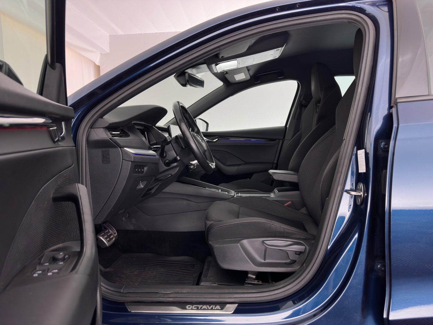 Škoda Octavia 1.0 e-TSI Sport Business   Aut. *FULL-LED | DIGI-COCKPIT | ADAPTIVE-CRUISE | COMFORT-SEATS | NAVI-FULLMAP | CARPLAY | SHIFT-PADDLES | ECC | PDC | 18''ALU | TOWBAR*