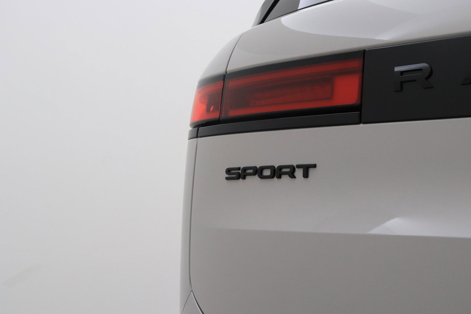 Land Rover Range Rover Sport P460e Dynamic SE | Cold Climate | Black Pack | Soft Close | Panoramadak | Trekhaak