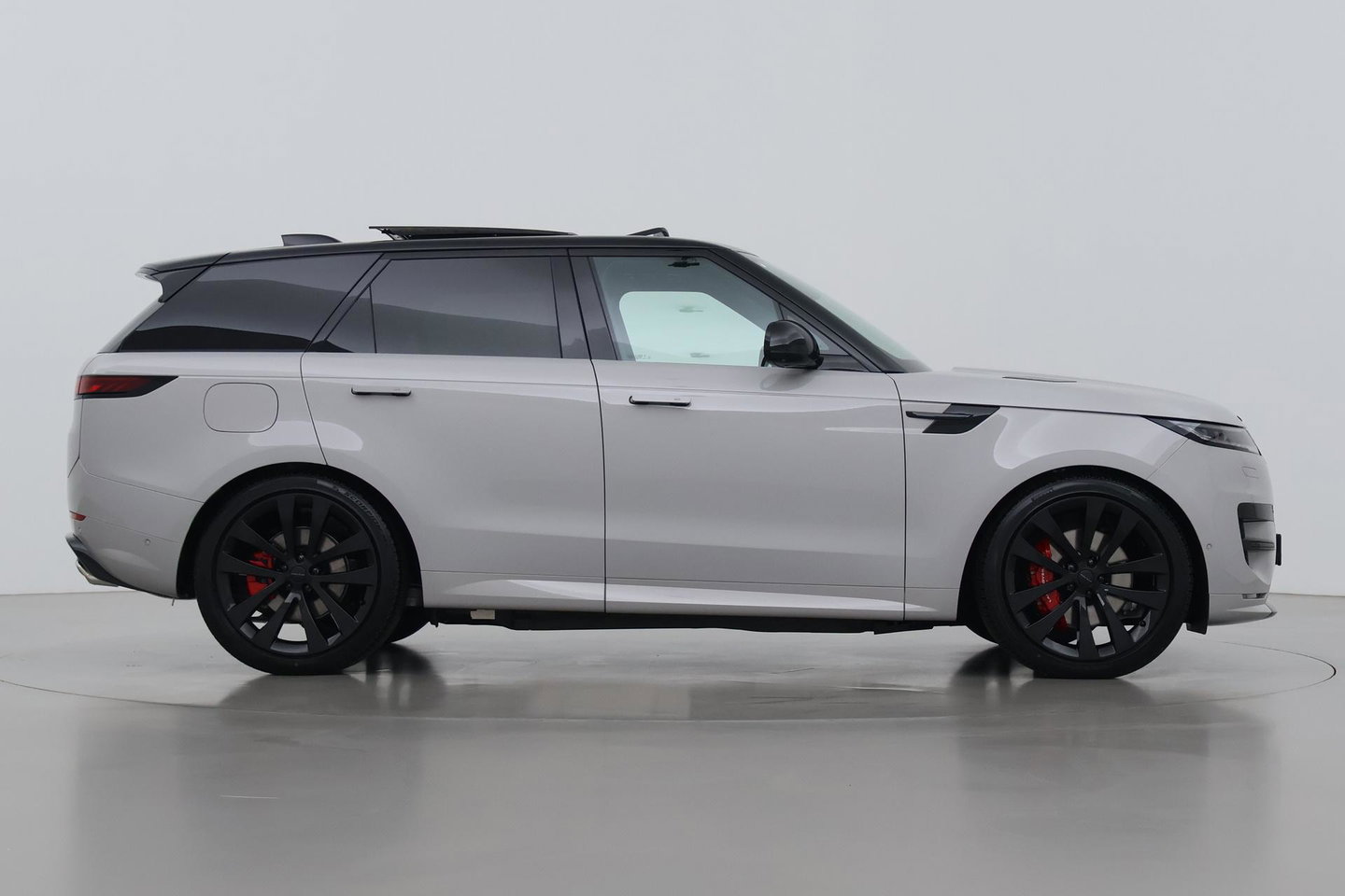 Land Rover Range Rover Sport P460e Dynamic SE | Cold Climate | Black Pack | Soft Close | Panoramadak | Trekhaak