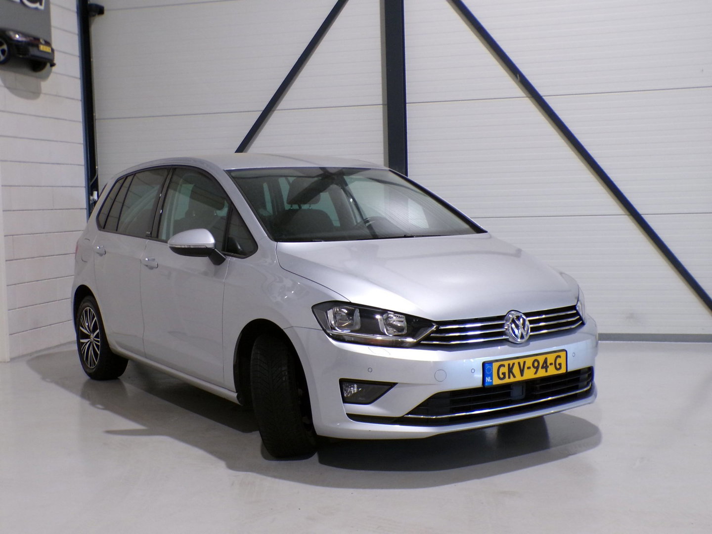 Volkswagen Golf Sportsvan 1.2 TSI 140PK Highline Allstar Stoelverwarming Apple-Carplay Parkeersensoren Navigatie Bluetooth Cruise