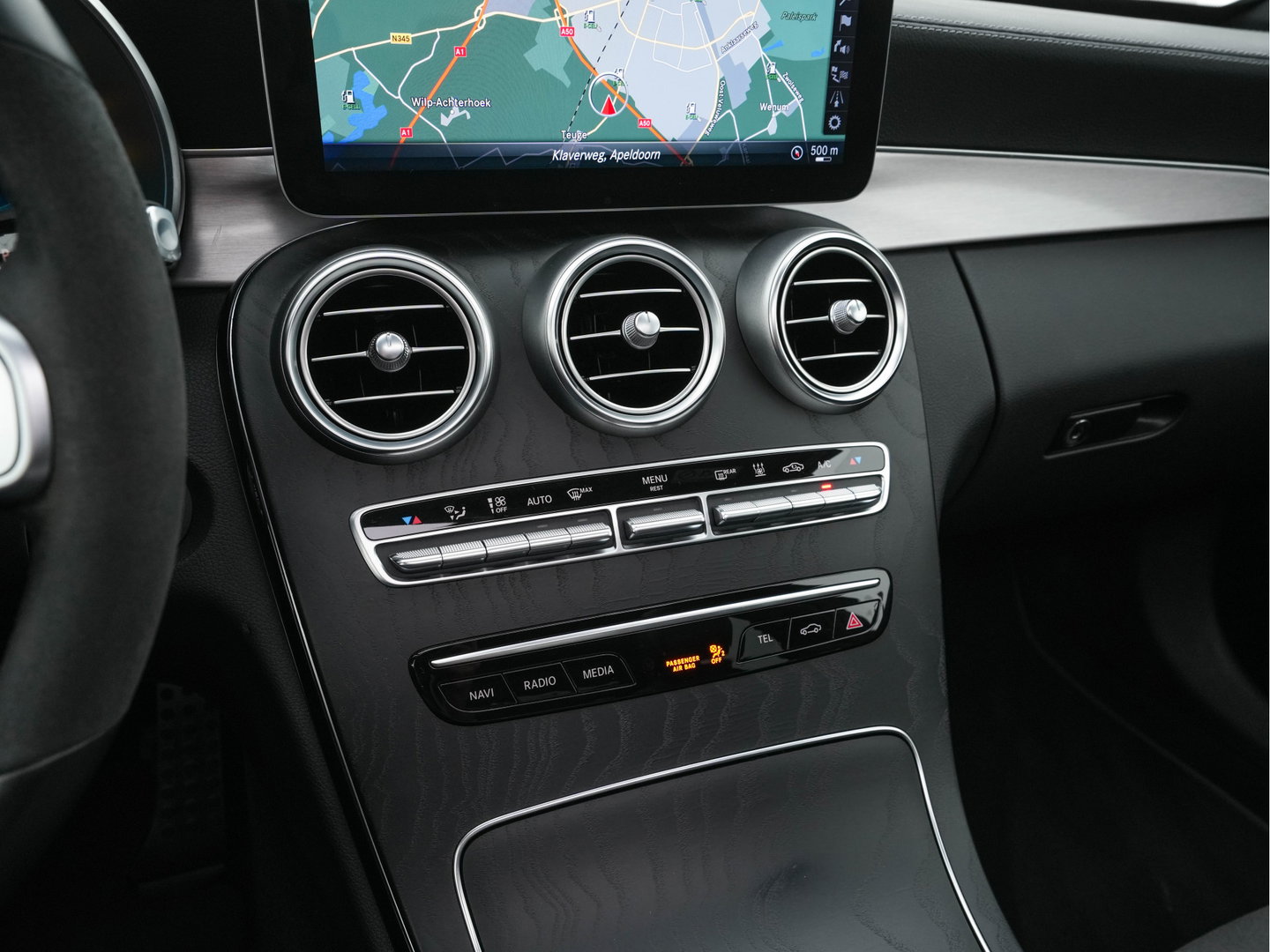 Mercedes-Benz C-Klasse 300 e Business Solution AMG Limited (Plug-in) {SoH-94%} (INCL.BTW) Aut. *PANO | LEATHER-FABRIC | MULTIBEAM-LED | TOP-VIEW | DIGI-COCKPIT | BLIND-SPOT | HEATED-SPORTSEATS | SHIFT-PADDLES | NAVI-FULLAMP | PRIVACY-GLASS | PDC | CRUISE | TOWBAR | 18''