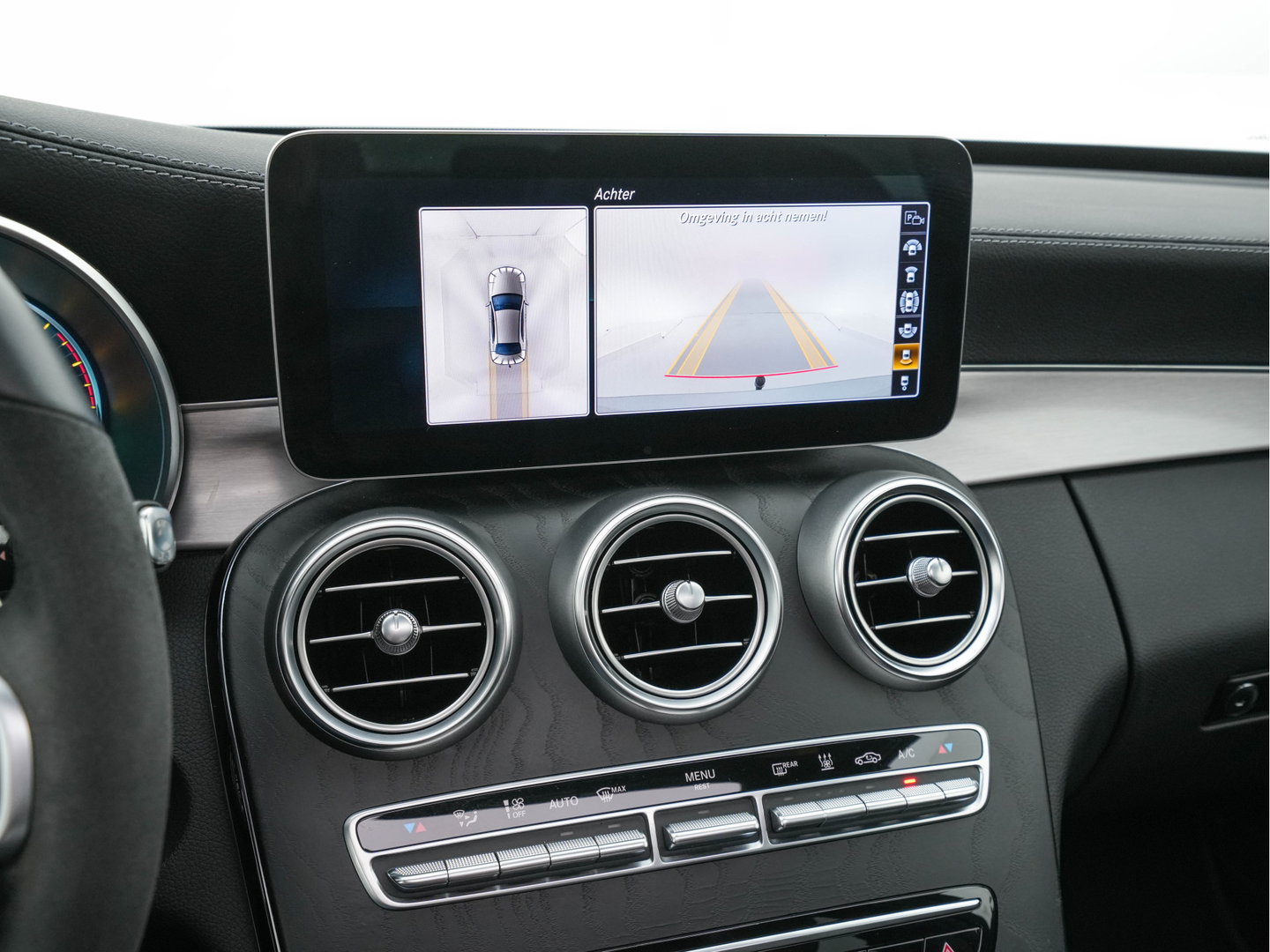 Mercedes-Benz C-Klasse 300 e Business Solution AMG Limited (Plug-in) {SoH-94%} (INCL.BTW) Aut. *PANO | LEATHER-FABRIC | MULTIBEAM-LED | TOP-VIEW | DIGI-COCKPIT | BLIND-SPOT | HEATED-SPORTSEATS | SHIFT-PADDLES | NAVI-FULLAMP | PRIVACY-GLASS | PDC | CRUISE | TOWBAR | 18''