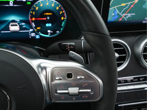 Mercedes-Benz C-Klasse 300 e Business Solution AMG Limited (Plug-in) {SoH-94%} (INCL.BTW) Aut. *PANO | LEATHER-FABRIC | MULTIBEAM-LED | TOP-VIEW | DIGI-COCKPIT | BLIND-SPOT | HEATED-SPORTSEATS | SHIFT-PADDLES | NAVI-FULLAMP | PRIVACY-GLASS | PDC | CRUISE | TOWBAR | 18''