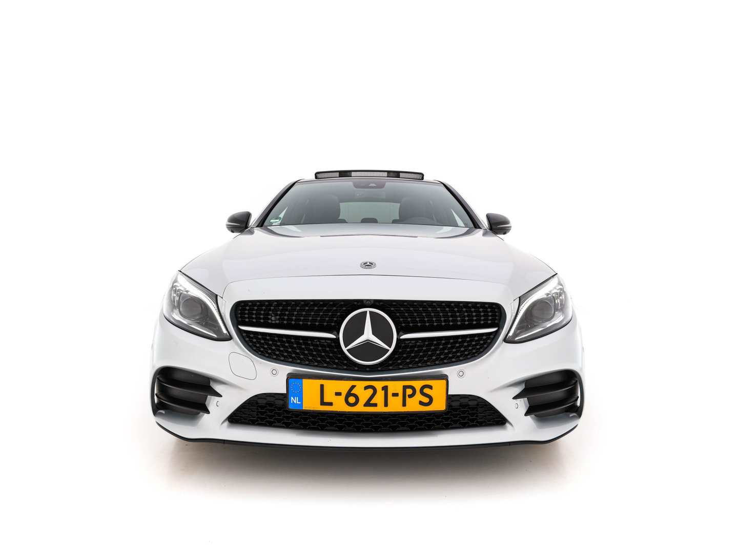Mercedes-Benz C-Klasse 300 e Business Solution AMG Limited (Plug-in) {SoH-94%} (INCL.BTW) Aut. *PANO | LEATHER-FABRIC | MULTIBEAM-LED | TOP-VIEW | DIGI-COCKPIT | BLIND-SPOT | HEATED-SPORTSEATS | SHIFT-PADDLES | NAVI-FULLAMP | PRIVACY-GLASS | PDC | CRUISE | TOWBAR | 18''