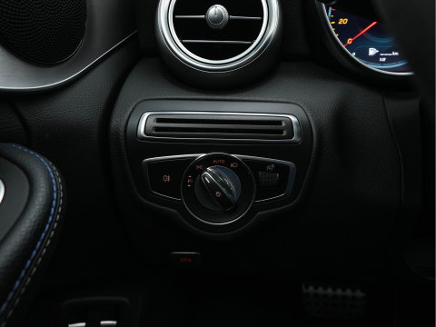 Mercedes-Benz C-Klasse 300 e Business Solution AMG Limited (Plug-in) {SoH-94%} (INCL.BTW) Aut. *PANO | LEATHER-FABRIC | MULTIBEAM-LED | TOP-VIEW | DIGI-COCKPIT | BLIND-SPOT | HEATED-SPORTSEATS | SHIFT-PADDLES | NAVI-FULLAMP | PRIVACY-GLASS | PDC | CRUISE | TOWBAR | 18''