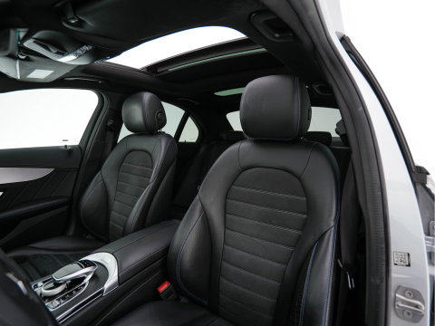 Mercedes-Benz C-Klasse 300 e Business Solution AMG Limited (Plug-in) {SoH-94%} (INCL.BTW) Aut. *PANO | LEATHER-FABRIC | MULTIBEAM-LED | TOP-VIEW | DIGI-COCKPIT | BLIND-SPOT | HEATED-SPORTSEATS | SHIFT-PADDLES | NAVI-FULLAMP | PRIVACY-GLASS | PDC | CRUISE | TOWBAR | 18''