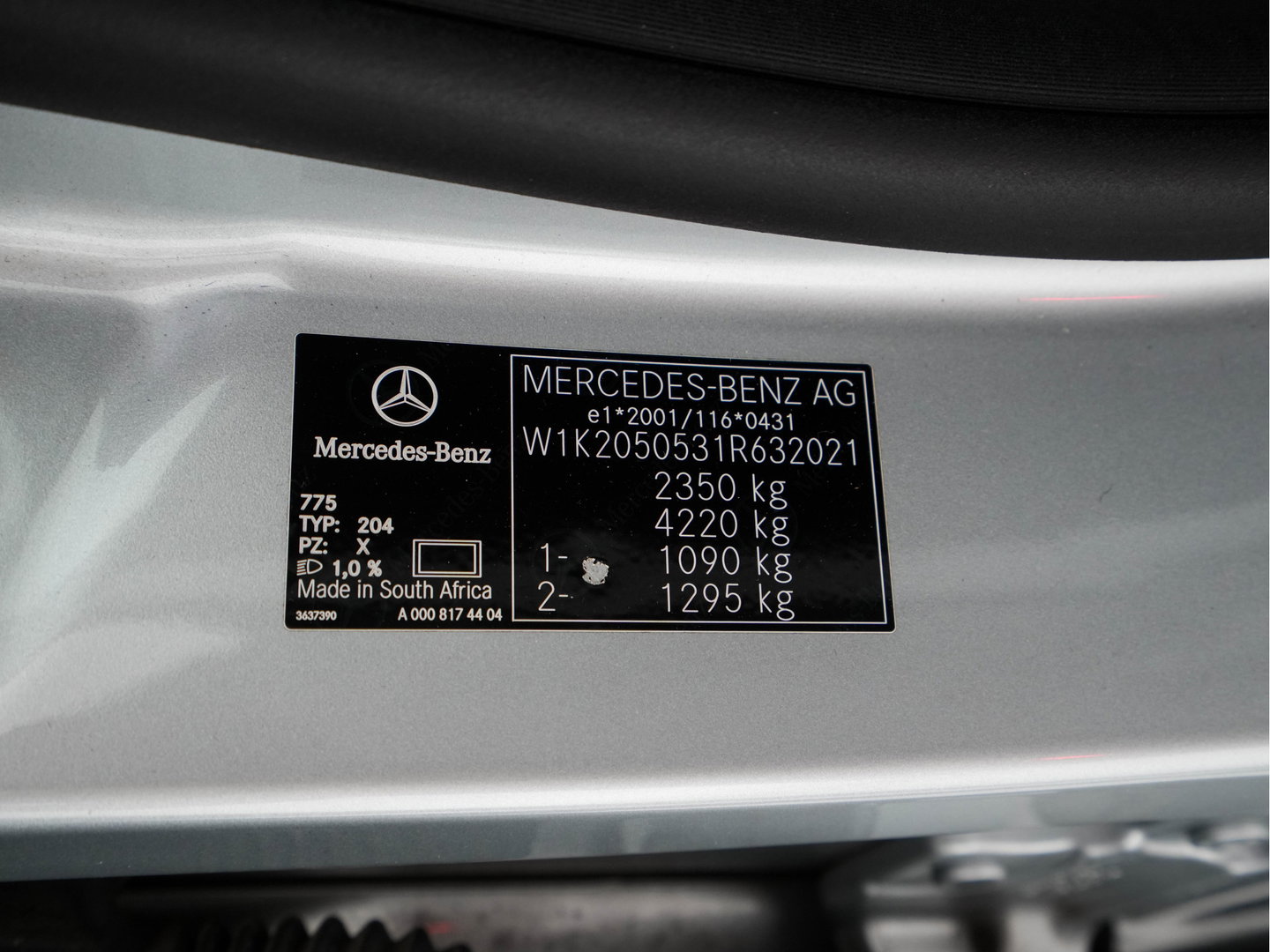 Mercedes-Benz C-Klasse 300 e Business Solution AMG Limited (Plug-in) {SoH-94%} (INCL.BTW) Aut. *PANO | LEATHER-FABRIC | MULTIBEAM-LED | TOP-VIEW | DIGI-COCKPIT | BLIND-SPOT | HEATED-SPORTSEATS | SHIFT-PADDLES | NAVI-FULLAMP | PRIVACY-GLASS | PDC | CRUISE | TOWBAR | 18''