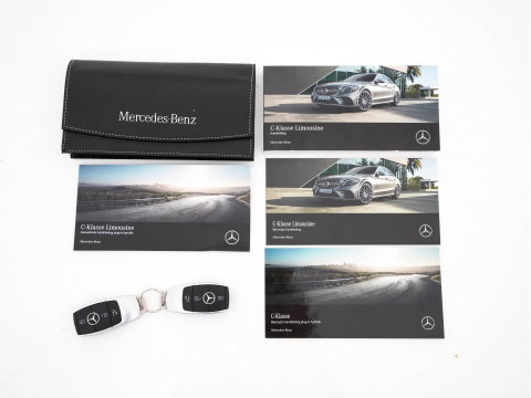 Mercedes-Benz C-Klasse 300 e Business Solution AMG Limited (Plug-in) {SoH-94%} (INCL.BTW) Aut. *PANO | LEATHER-FABRIC | MULTIBEAM-LED | TOP-VIEW | DIGI-COCKPIT | BLIND-SPOT | HEATED-SPORTSEATS | SHIFT-PADDLES | NAVI-FULLAMP | PRIVACY-GLASS | PDC | CRUISE | TOWBAR | 18''