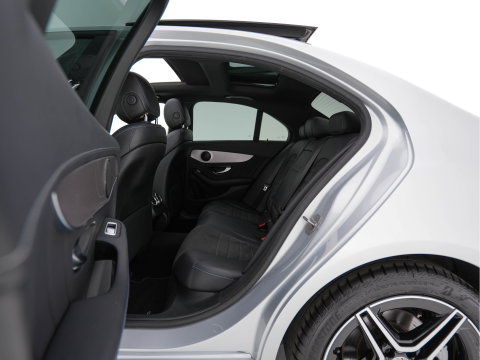 Mercedes-Benz C-Klasse 300 e Business Solution AMG Limited (Plug-in) {SoH-94%} (INCL.BTW) Aut. *PANO | LEATHER-FABRIC | MULTIBEAM-LED | TOP-VIEW | DIGI-COCKPIT | BLIND-SPOT | HEATED-SPORTSEATS | SHIFT-PADDLES | NAVI-FULLAMP | PRIVACY-GLASS | PDC | CRUISE | TOWBAR | 18''