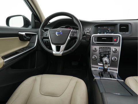 Volvo V60 2.4 D6 Twin Engine Summum AWD Aut. *PANO | LEATHER | XENON | ADAPTIVE-CRUISE | HARMAN/KARDON-AUDIO  | BLIS | MEMORY-PACK | HEATED-COMFORTSEATS | CAMERA | PRIVACY-GLASS | NAVI-FULLMAP | ECC | ENTERTAINMENT-PACK |  PDC | 17