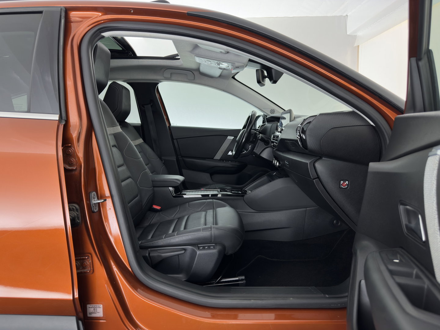 Citroën C4 1.2 Puretech Shine (INCL-BTW) *PANO | HEAD-UP | LEATHER | FULL-LED | ADAPTIVE-CRUISE |  DIGI-COCKPIT | BLINDSPOT | SHIFT-PADDLES | HEATED-COMFORTSEATS | ECC | LANE-ASSIST | KEYLESS | PDC | CRUISE | DAB  | 18''A