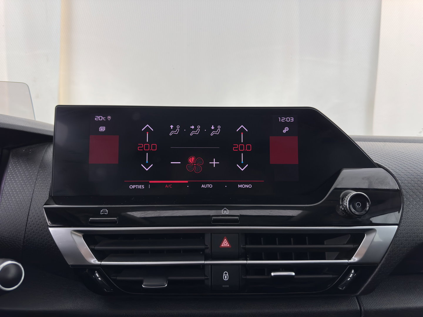 Citroën C4 1.2 Puretech Shine (INCL-BTW) *PANO | HEAD-UP | LEATHER | FULL-LED | ADAPTIVE-CRUISE |  DIGI-COCKPIT | BLINDSPOT | SHIFT-PADDLES | HEATED-COMFORTSEATS | ECC | LANE-ASSIST | KEYLESS | PDC | CRUISE | DAB  | 18''A